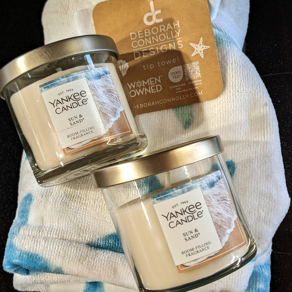 Yankee Candle Sun & Sand 4.3 oz Single Wick & Seashells Finger Tip Towel Set New